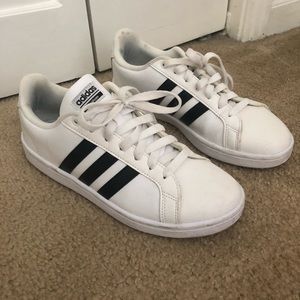 Adidas Cloudfoam Court Sneaker